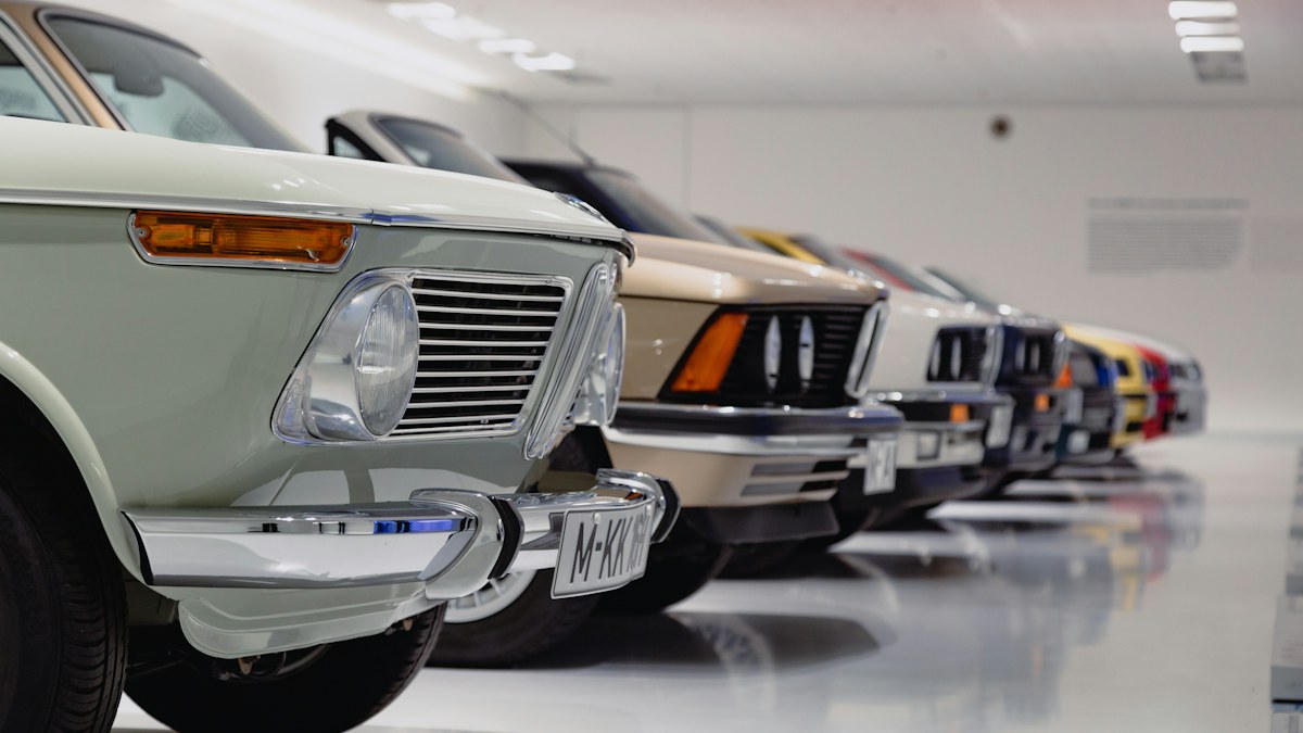 ドイツの自動車文化を象徴するBMWミュージアムの車両