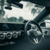 メルセデス・ベンツの車内とダッシュボード