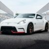 白い日産のスポーツカー